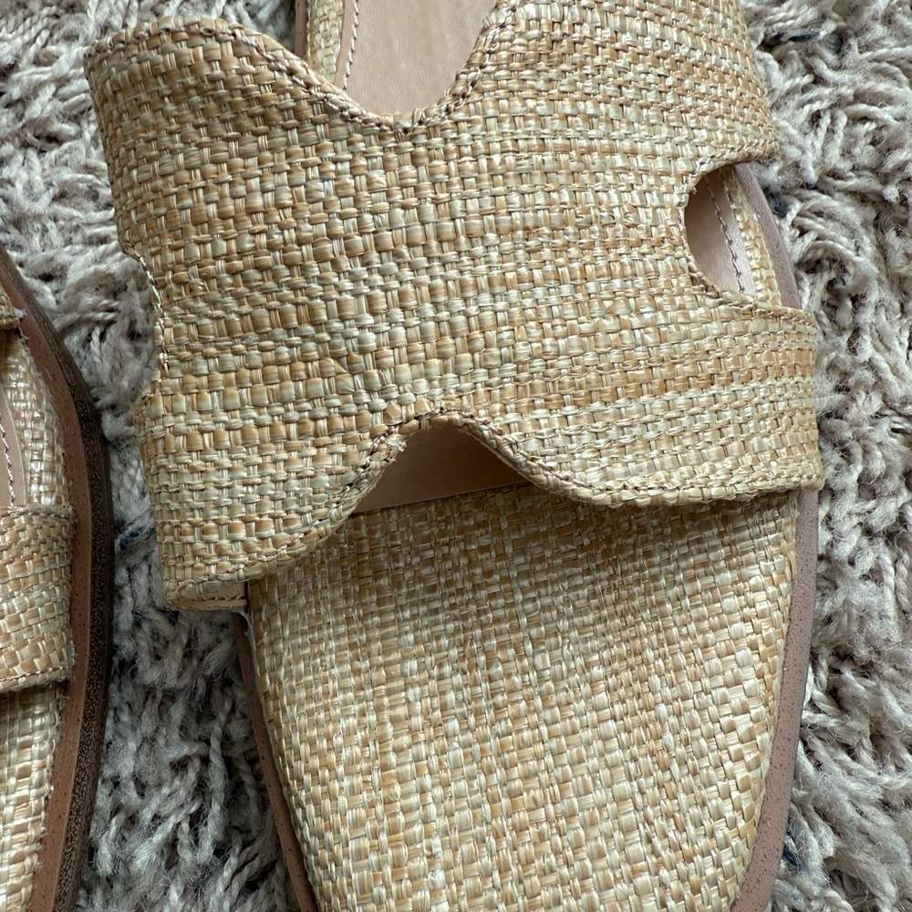 Madden NYC Women’s Classic Flat Slide Sandals Size: 11 - Picture 2 of 5